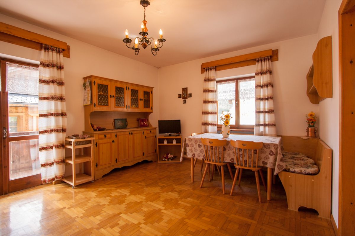 Poch, soggiorno con zona pranzo