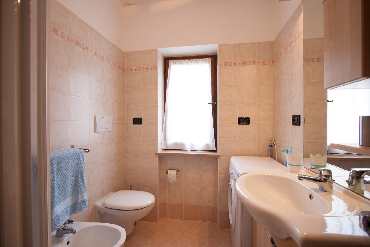 Poch, bagno con doccia